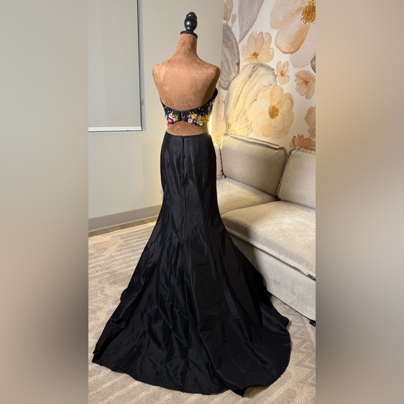 New JOLENE PROM & PAGEANT 2 pieces set skirt and top size 2 Style 16126 - Picture 3 of 3